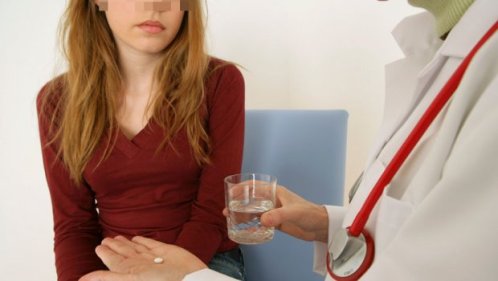 Ginekolog-lekar-abortus-pregled-levovi-pilule-620x350